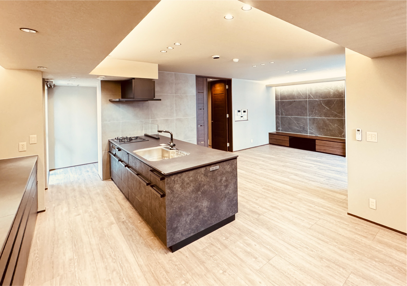 THE SKY 御影郡家0302号室の内装写真