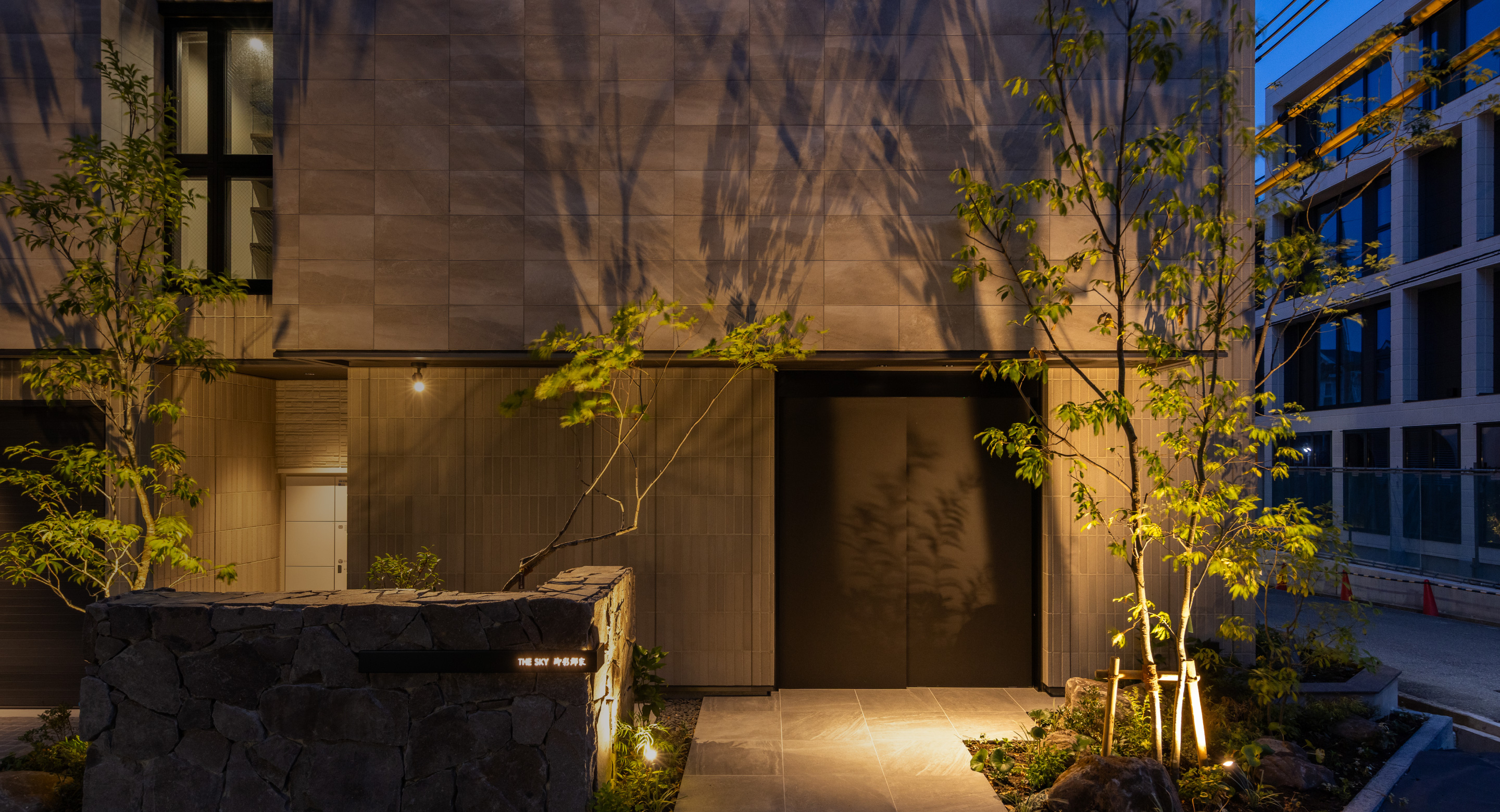 THE SKY 御影郡家のエントランスの写真